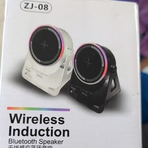 Unk Wireless Induction Bluetooth Speaker - White and Black